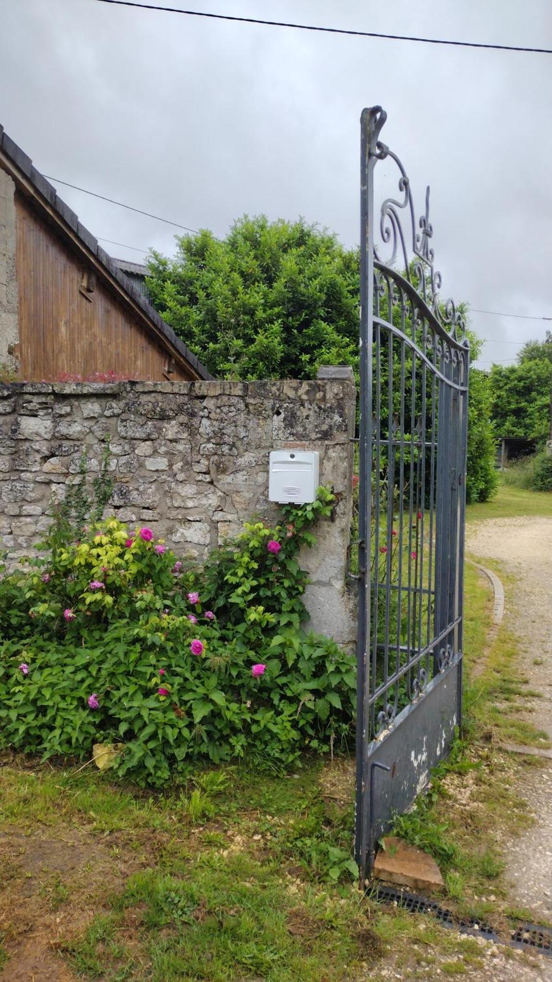 Residence De La Demi-Lune Entrains-sur-Nohain Exterior foto